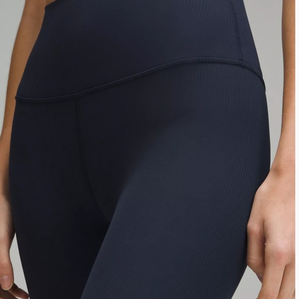 Lululemon Align Navy Leggings size 6 lenghr 28 New with tags - Picture 4 of 12
